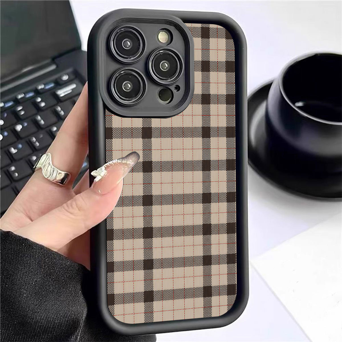 Coffee-colored Checkered Stepped Black-grooved Phone Case Protector