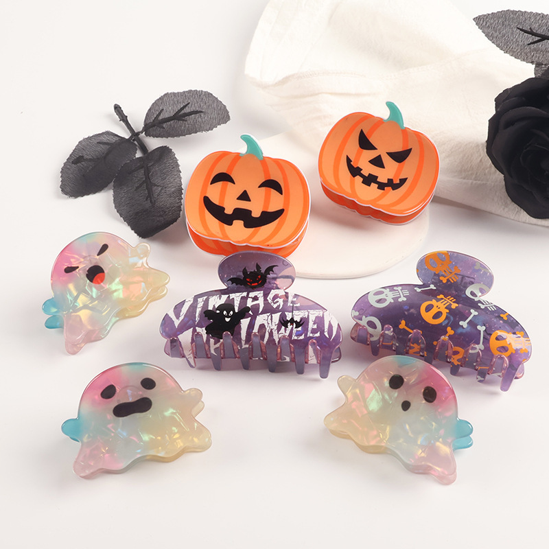 A Unique And Creative Pumpkin-themed Ghost-claw Hair Clip