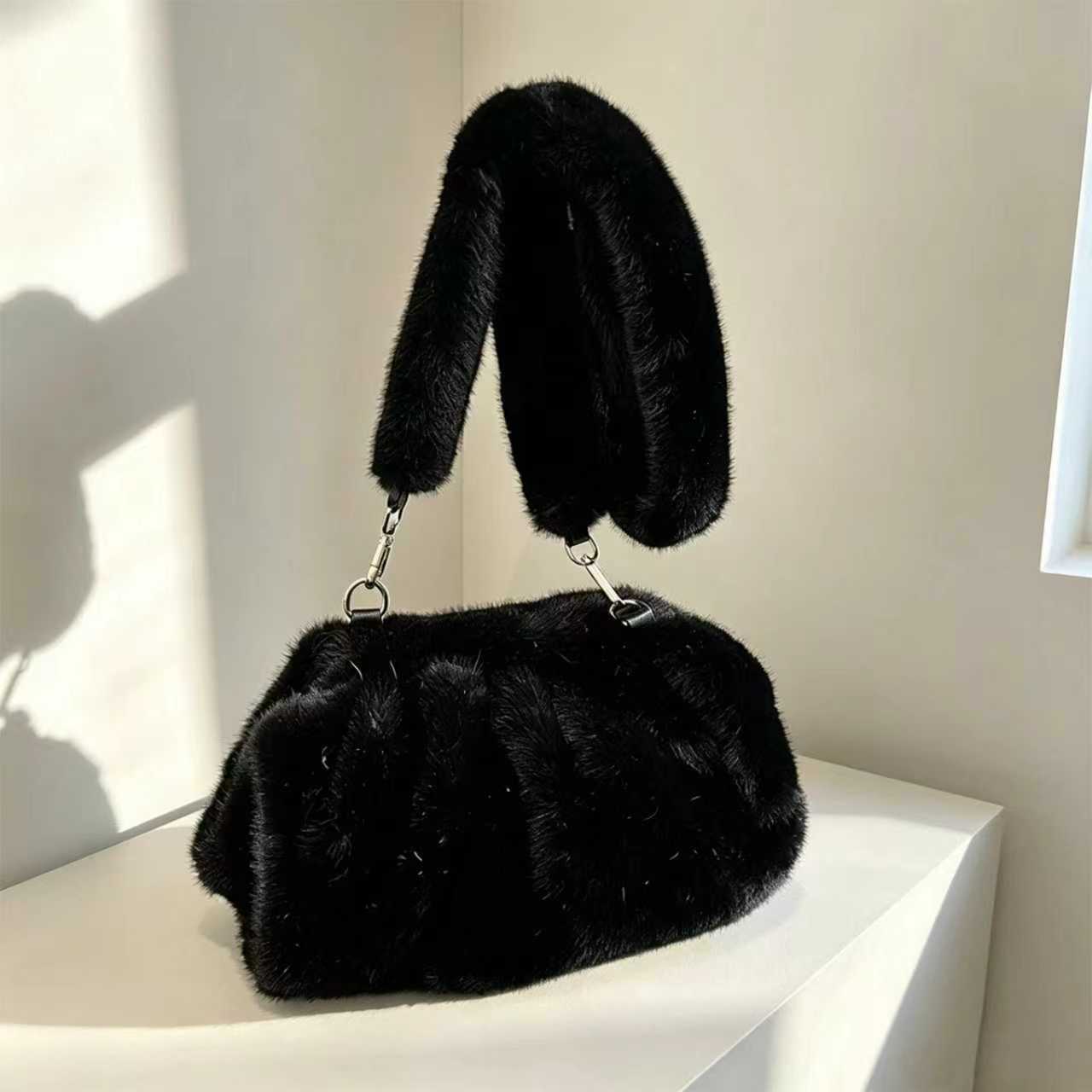 Plush Shoulder Bag Women's Fashion Imitation Mink Fur Pleated Cloud Bag Autumn-Winter…