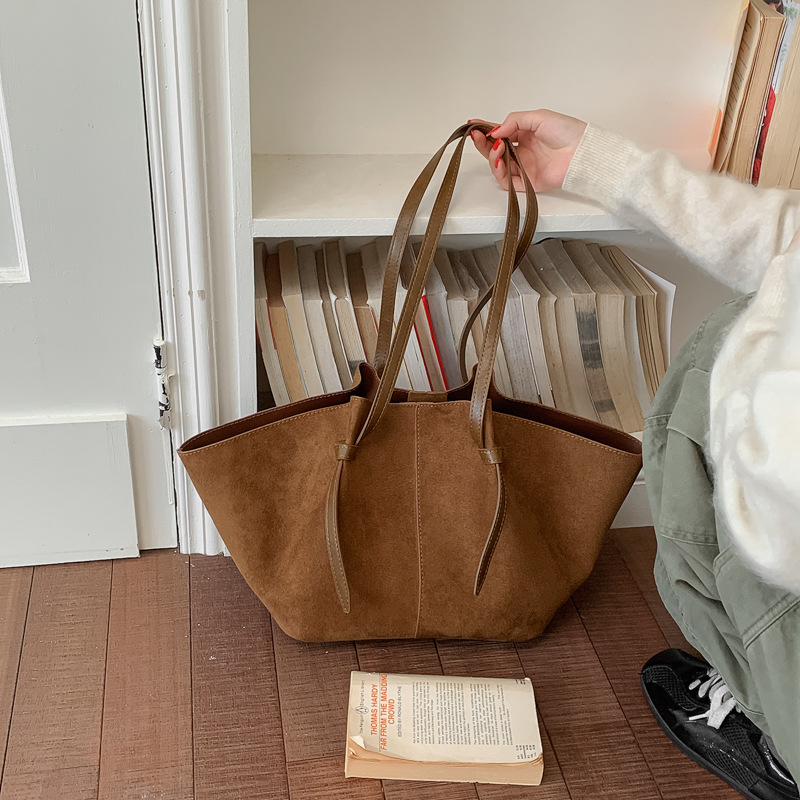 Womens Large-Capacity Casual Matte-Effect Under-Arm Bucket Bag