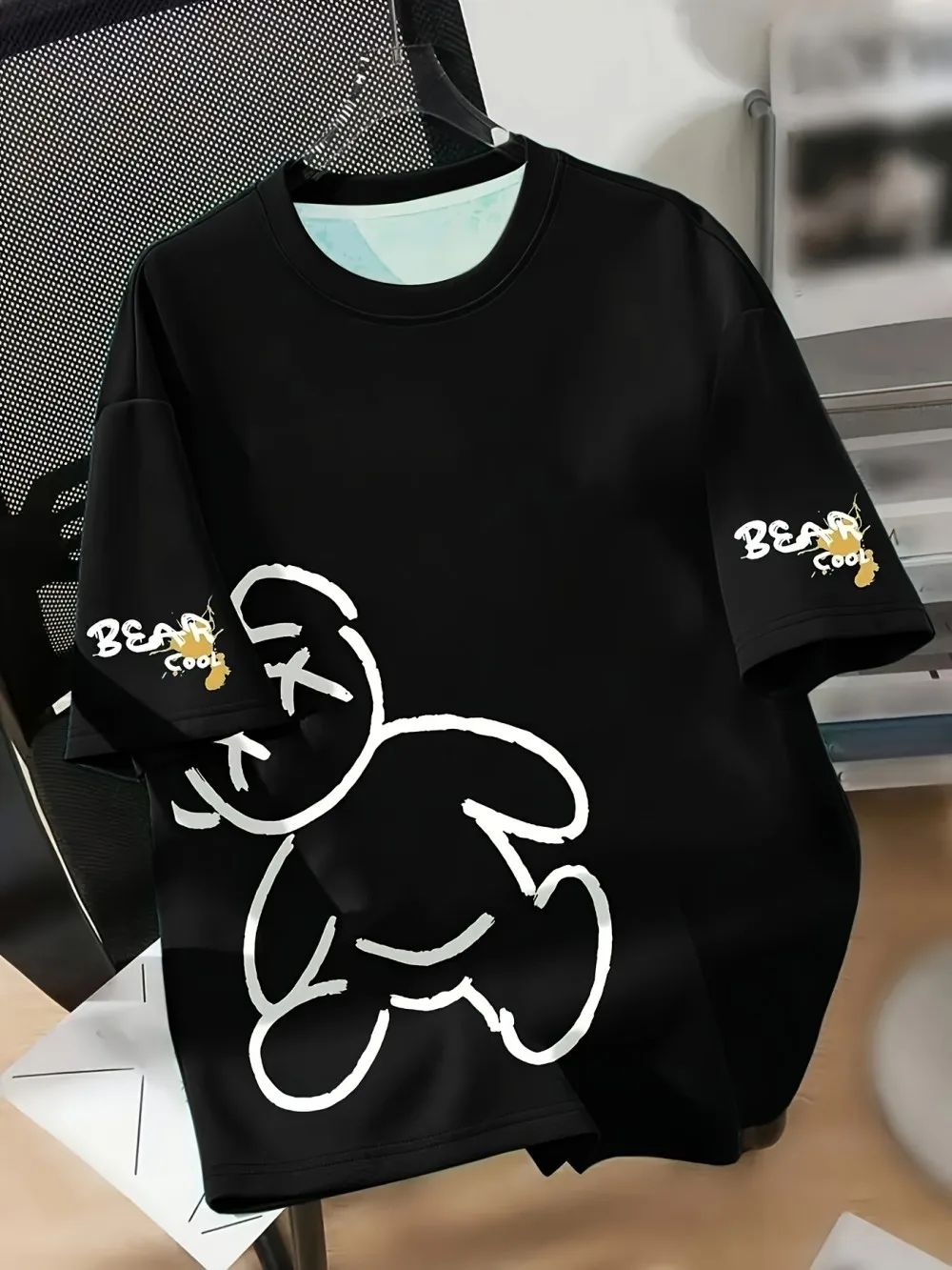 Summer Men's Round Neck Breathable T-Shirt with Cartoon Bear Print Pattern Suitable for Daily and Weekend Gifting to Friends photo 3