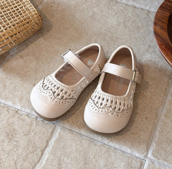 2026 Spring Summer New Korean Style Girls Hollow Out Leather Sandals, Woven Style Princess Shoes, Kids Soft Sole Breathable Versatile Flats photo 2