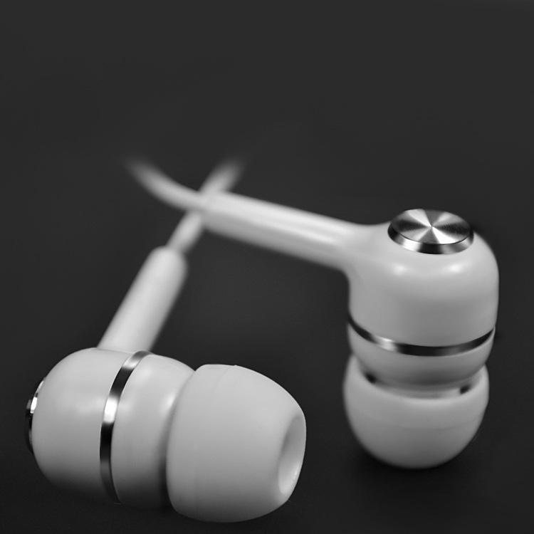 In-ear subwoofer headphones photo 3