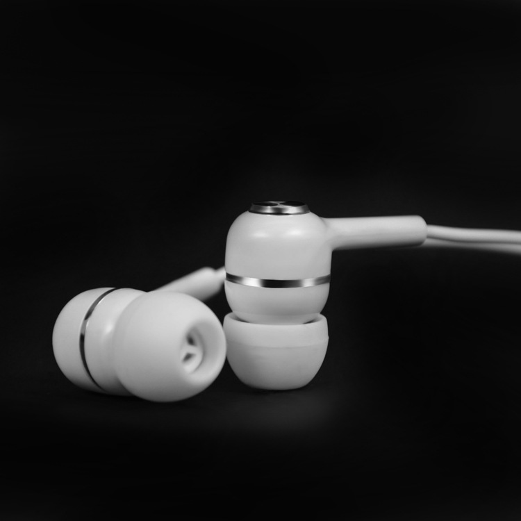 In-ear subwoofer headphones photo 5