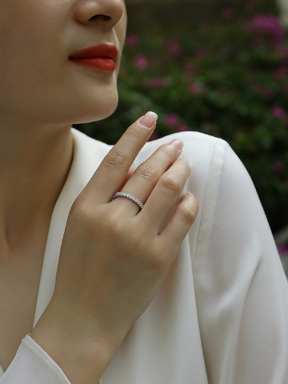 S925 Silver 1.7g Platinum Plated Moissanite Eternity Ring, 2.0mm 30pcs D VVS1 Pave Band, GRA Certified US 5-9 photo 7