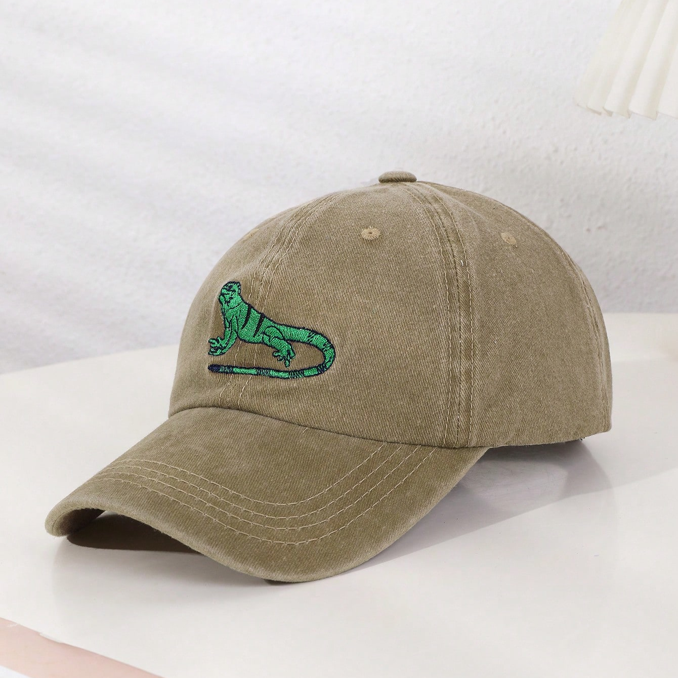 Summer Men's And Women's Distressed Washed Green Cartoon Lizard Embroidered Casual And Simple Style Baseball Cap Suitable For Outdoor Outings photo 5