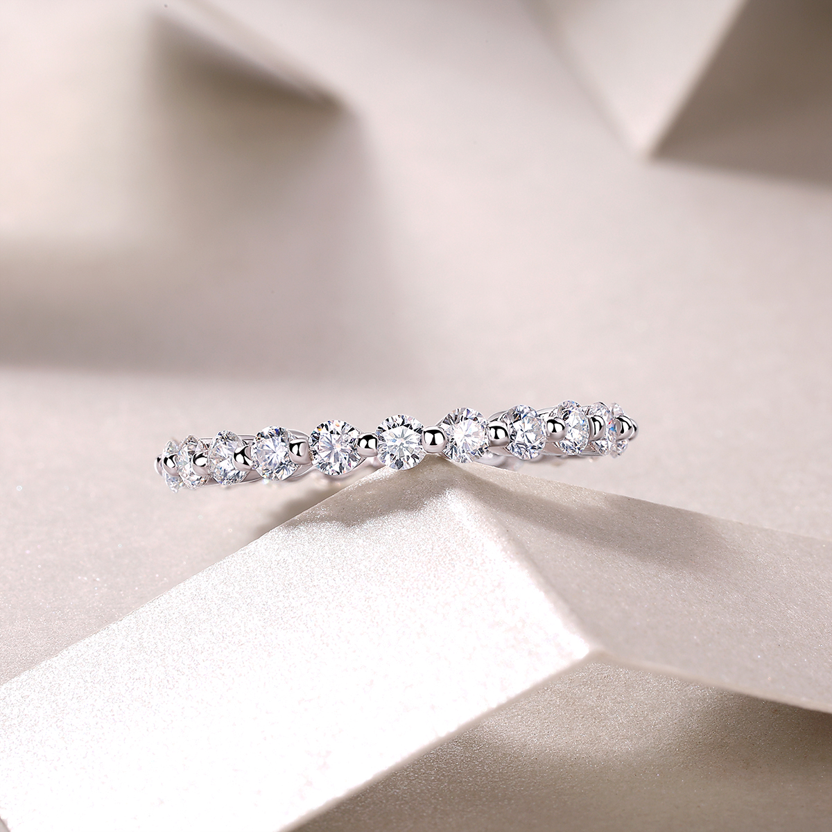 S925 Silver 1.6g Platinum Plated Moissanite Ring, 3.0mm Wavy Eternity 22pcs D VVS1 Band, GRA Certified US 5-9 photo 3