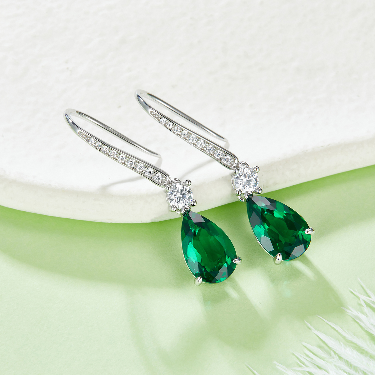 S925 Silver 2.8g Lab-Created Emerald Dangle Earrings, 11x7mm 0.6ct Pear Pair photo 2