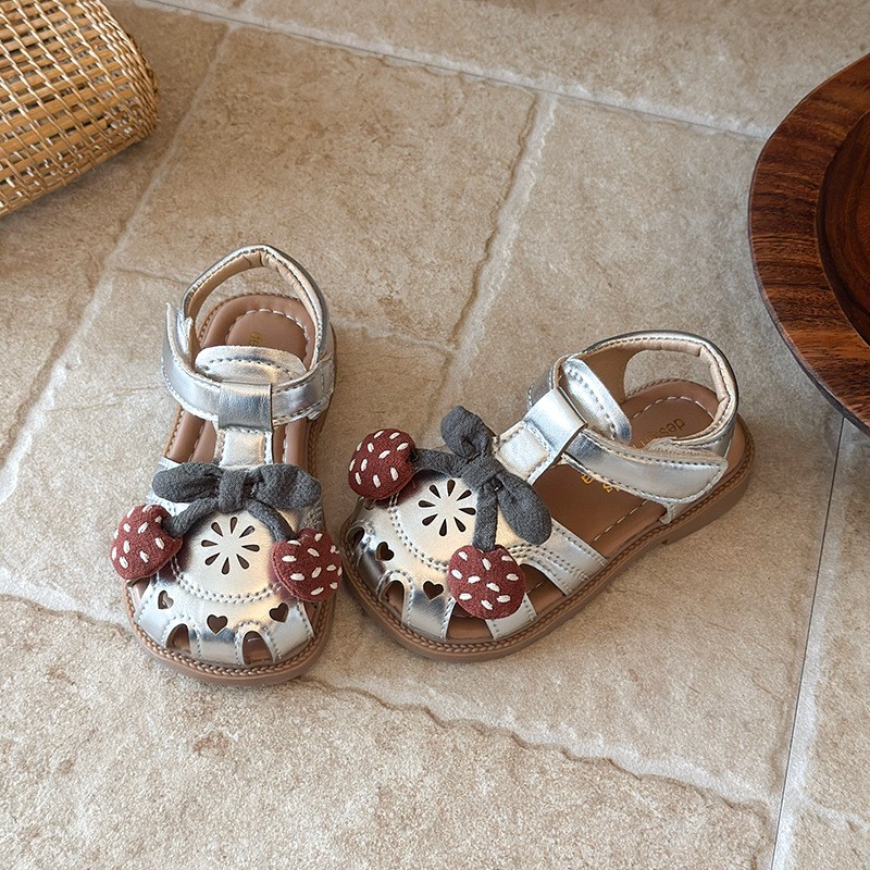2026 Summer New Girls Closed-Toe Sandals, Princess Style Kids Beach Shoes, Soft Sole All-Match Fashion Children Shoes photo 2
