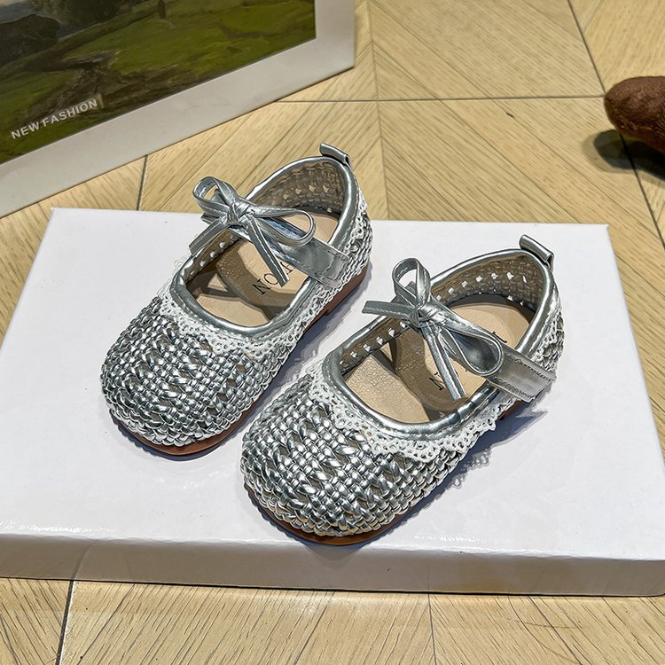 Children's Fashion Hollow Princess Shoes Summer New Style Girls' Soft Bottom Hollow Baotou Little Girls' Anti Slip Sandals photo 3