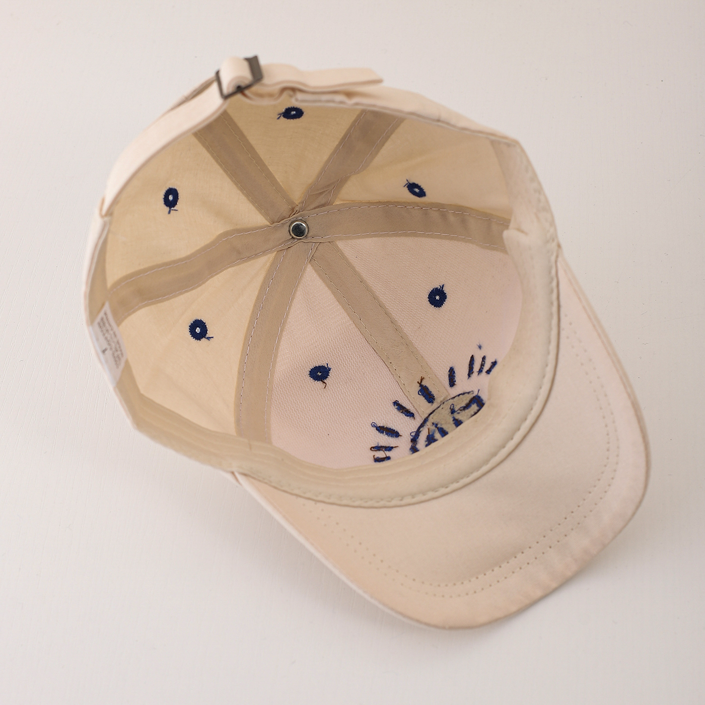 Children's Single-color Three-dimensional Letter Sun Embroidery Adjustable Simple Casual Baseball Cap Suitable For Outdoor Outings And Shopping photo 4