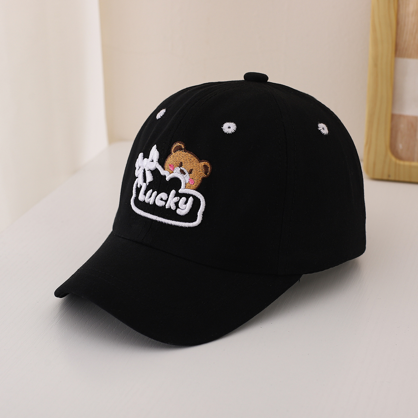 Children's Single-color Cute Little Bear Bow Tie Embroidered Adjustable Simple Casual Baseball Cap Suitable For Travel And Sports photo 1