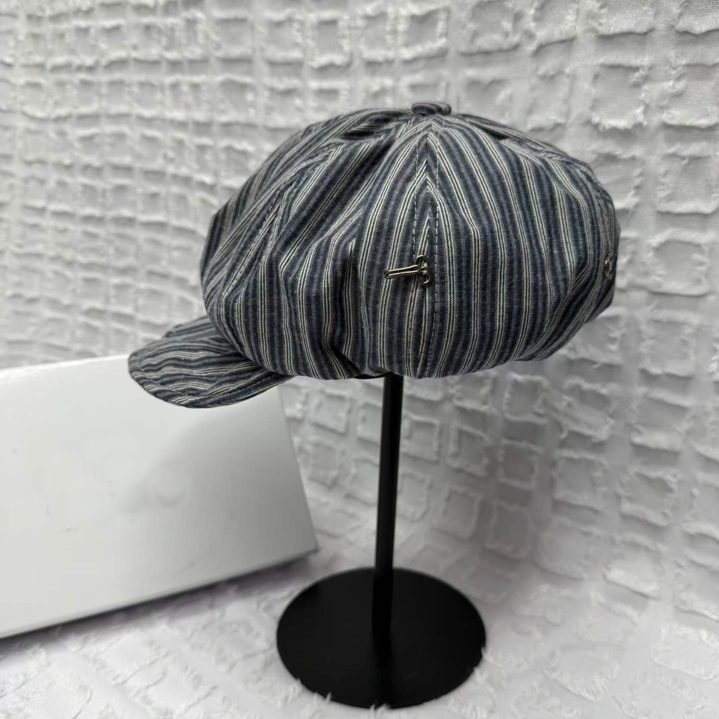 Fashion British Style Vertical Stripe Color-matched Vintage Reporter Hat, Artistic And Casual Soft Brim Painter Hat photo 3