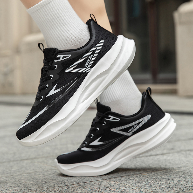 2026 New Couple Sneakers, Breathable Mesh Soft Sole Lightweight Comfortable Men's Running Athletic Shoes photo 4