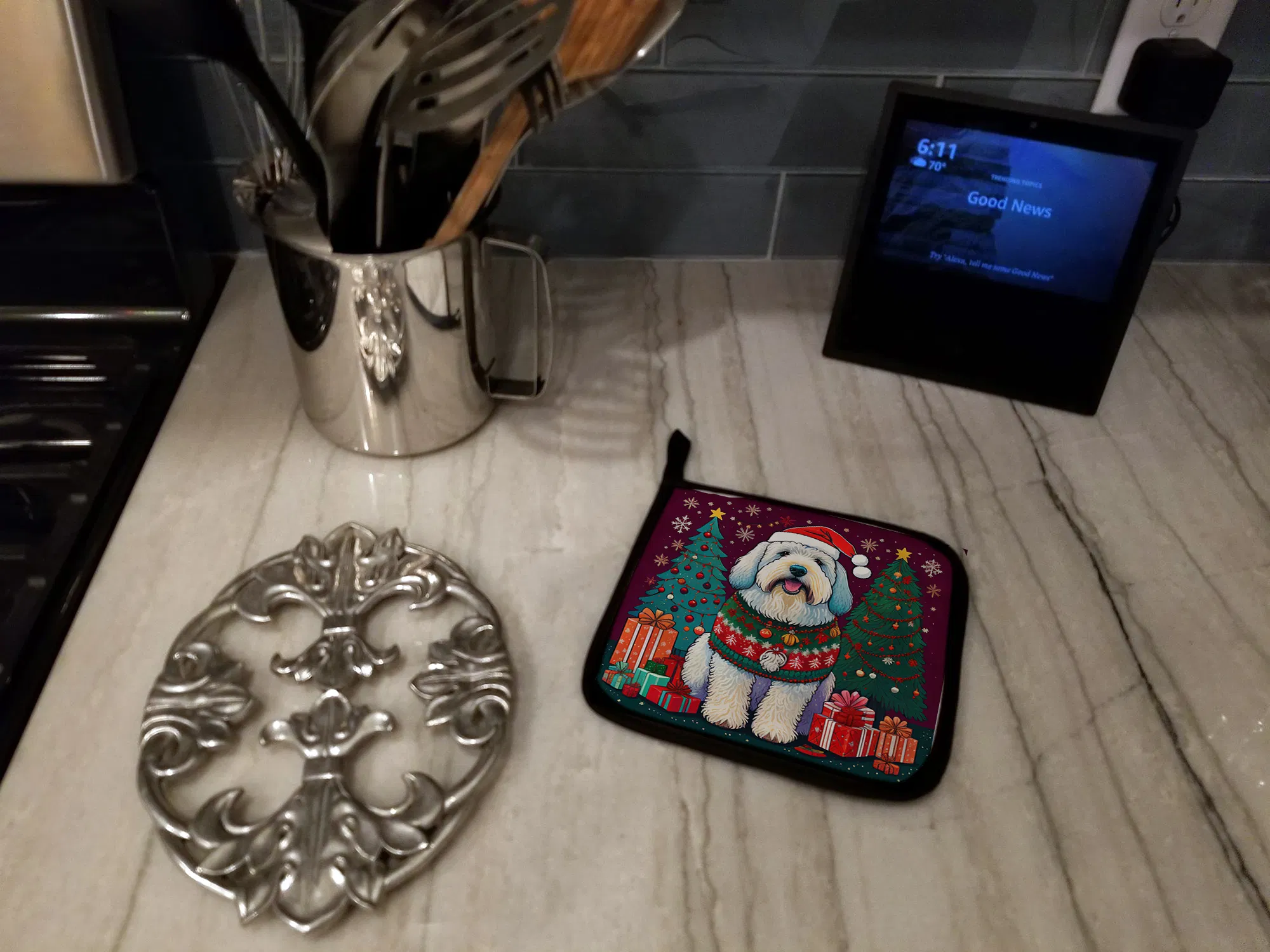 Old English Sheepdog Christmas Pair of Pot Holders Kitchen Heat Resistant Pot Holders Sets Oven Hot Pads for Cooking Baking BBQ, 7 1/2 x 7 1/2 photo 3