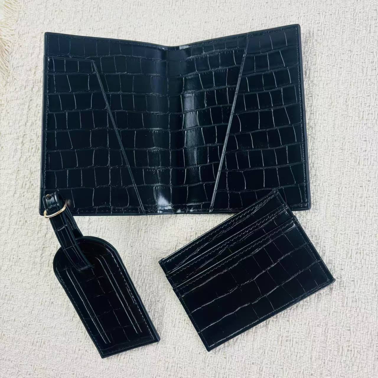 Crocodile-pattern Embossed Leather Passport Holder Multi-functional Document And Card Case photo 2