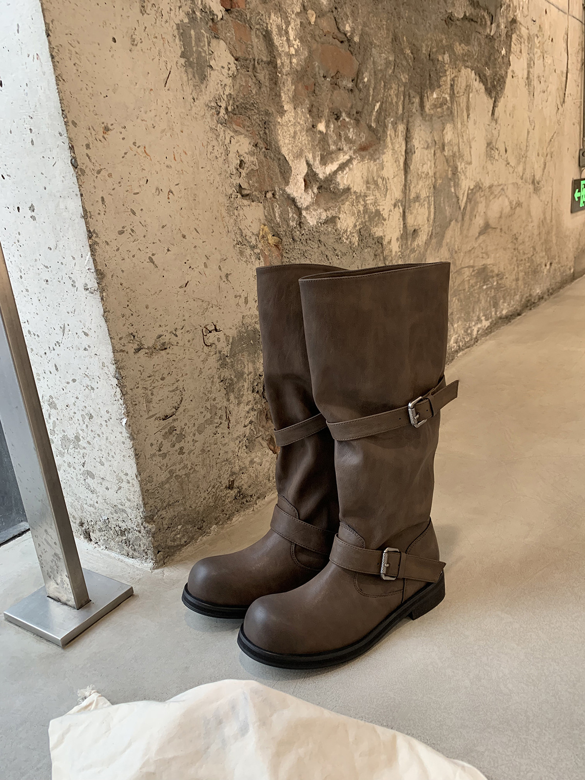 Wide-calf Round-toe Color-block Chunky-heeled Platform Boot photo 3