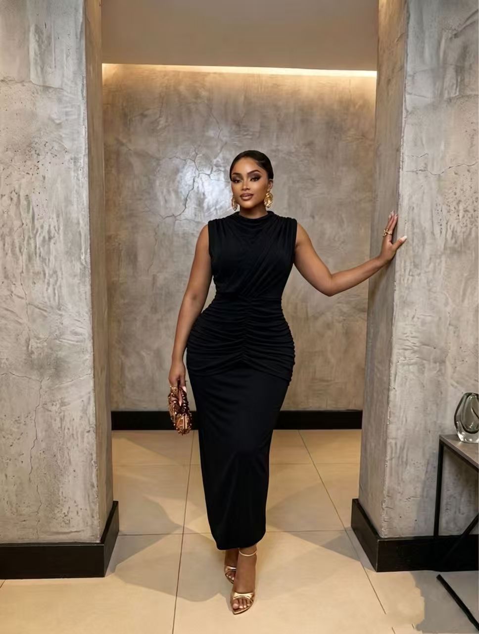 Women's Sleeveless Round-neck Bodycon Dress photo 3