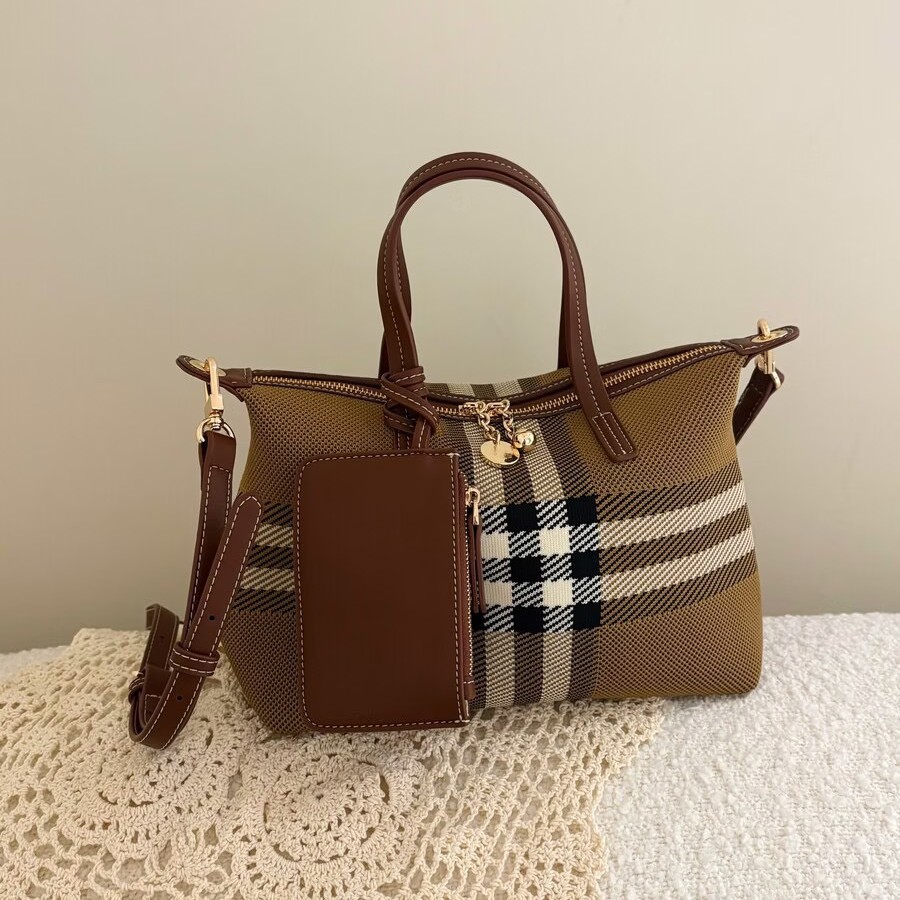 Casual Versatile And Stylish Shoulder Tote Bag photo 1