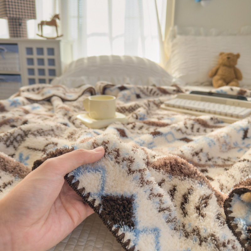 New Sherry Velvet Multifunctional All-Season Blanket Office Shawl Blanket photo 6