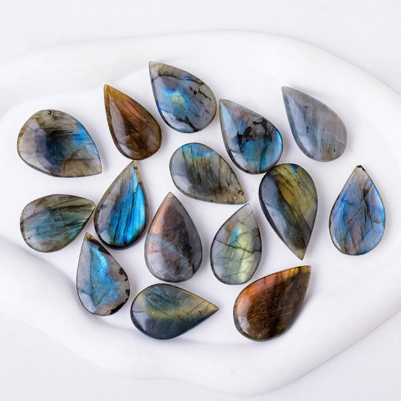 Natural Crystal Blue Light Elongates Stone Droplets photo 2