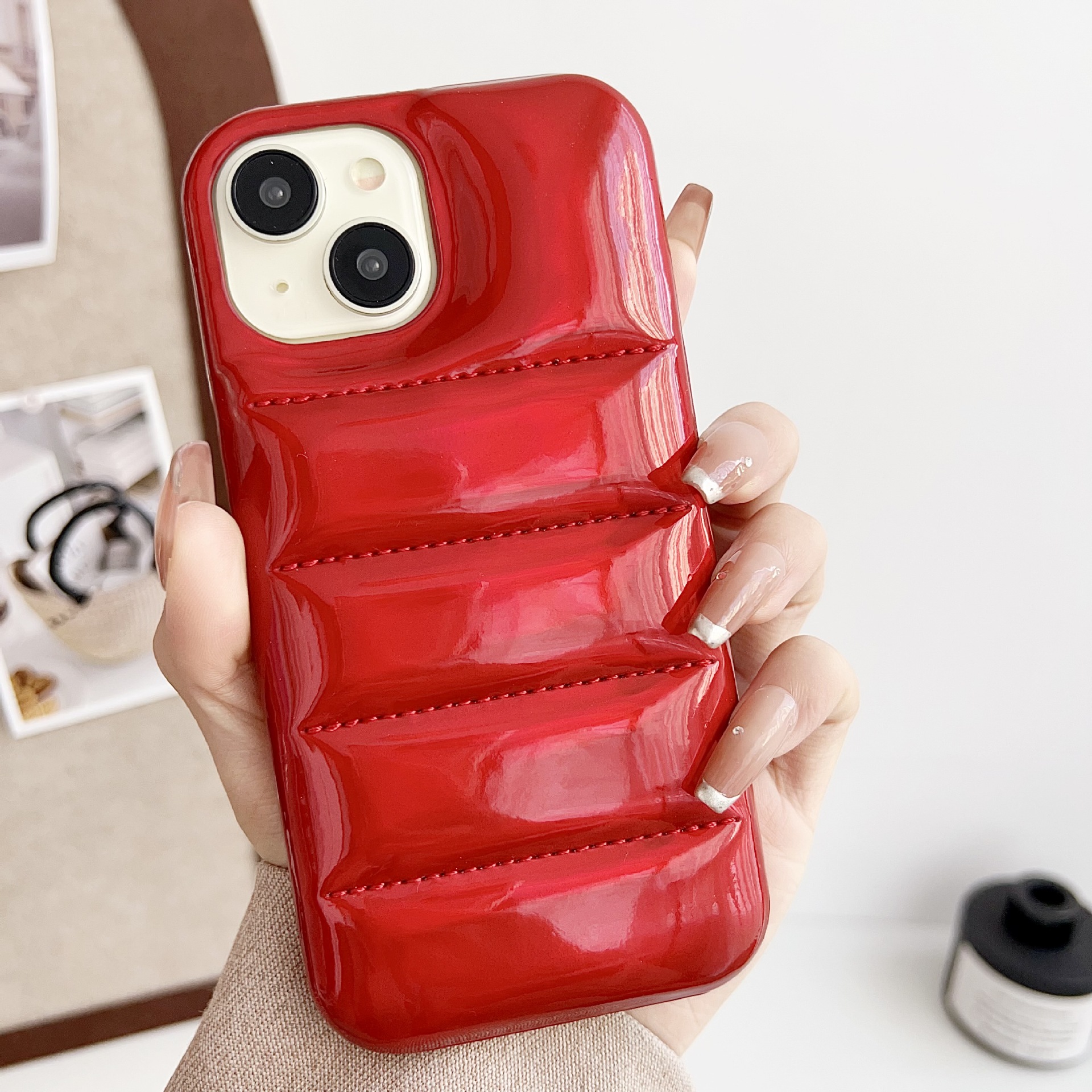 Applicable 17pm Aurora Down Jacket Glossy High-End Laser Phone Case photo 7