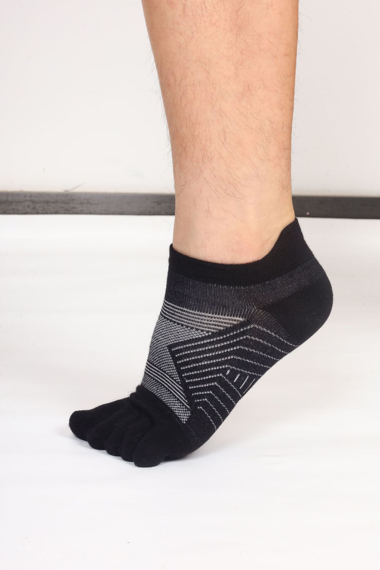 AutumnWinter Thickened Mens Wool Five-Finger Socks photo 4