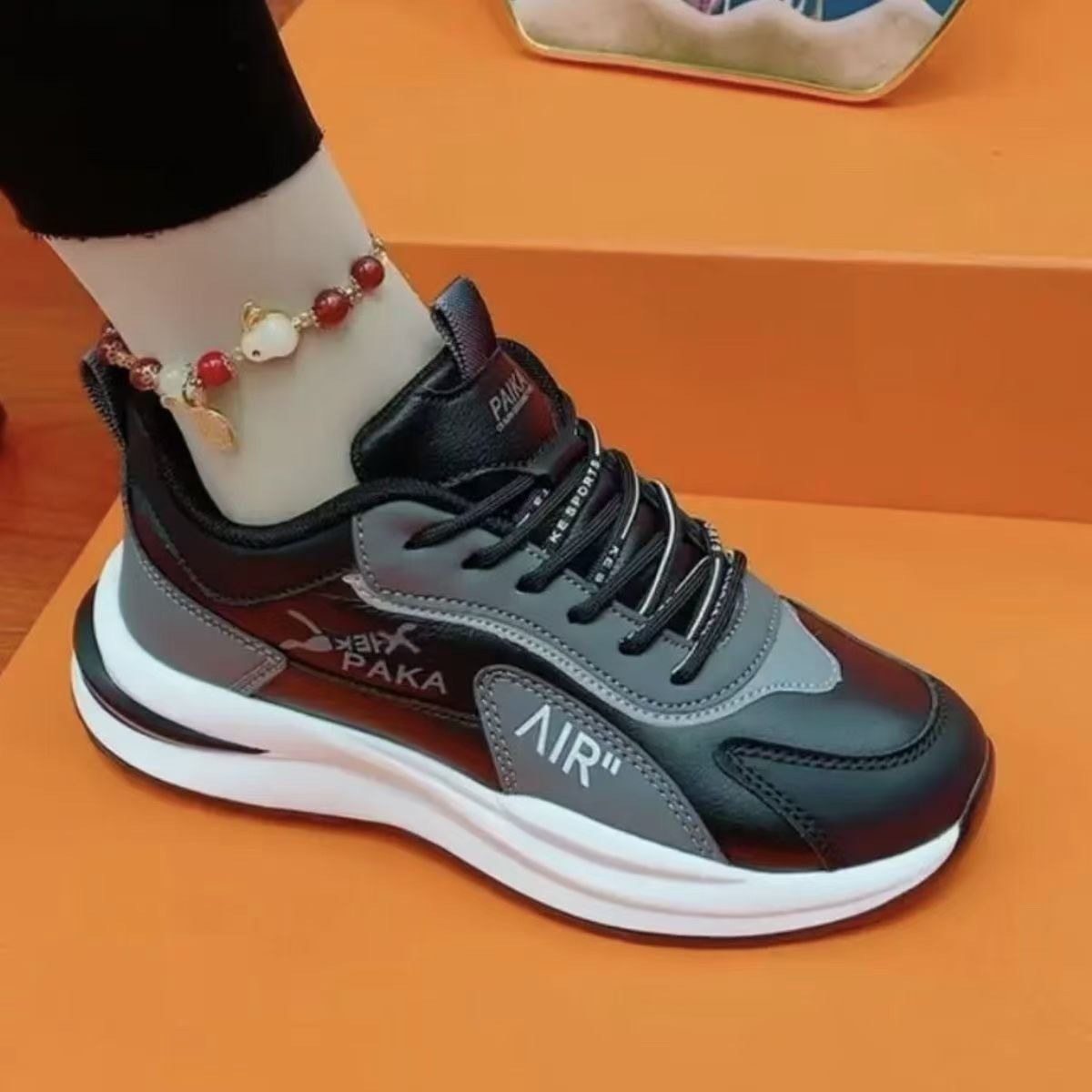 Trendy White Sneakers Casual And Breathable Agnes Shoes photo 2