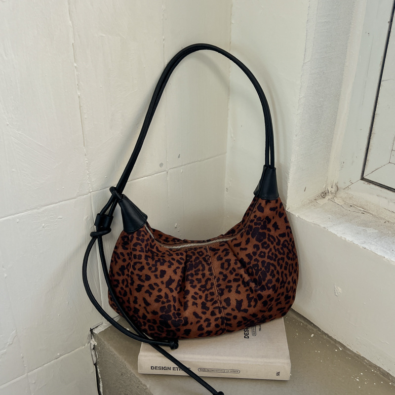 Casual Simple And Versatile Crossbody Bag photo 5