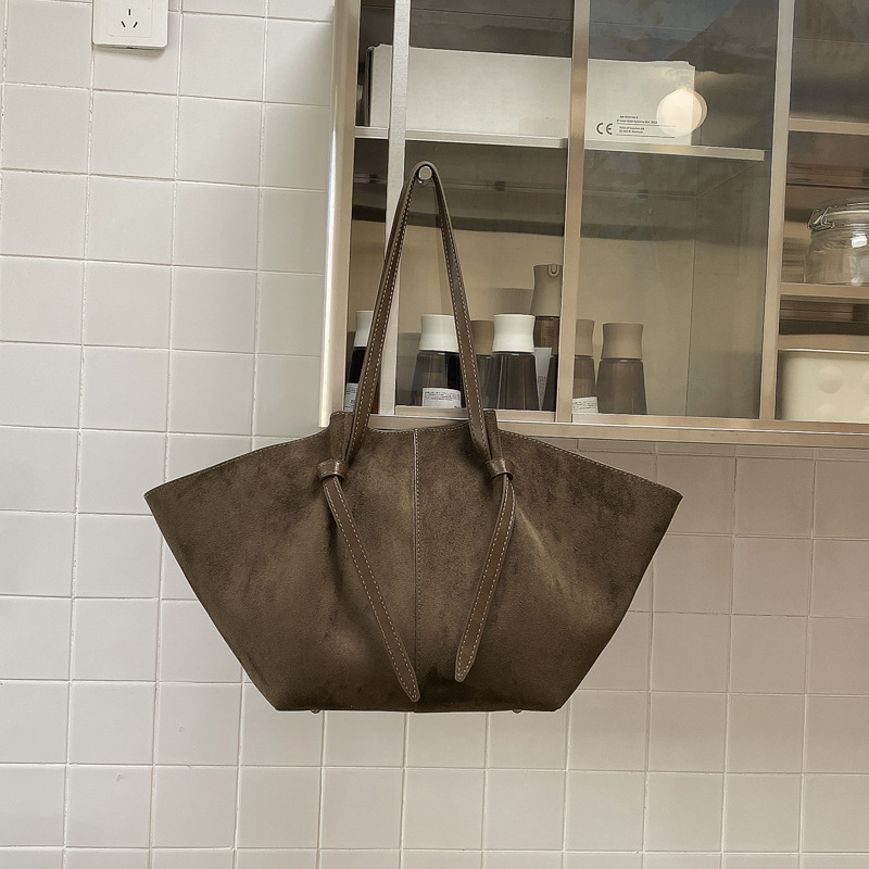 Womens Large-Capacity Casual Matte-Effect Under-Arm Bucket Bag photo 4