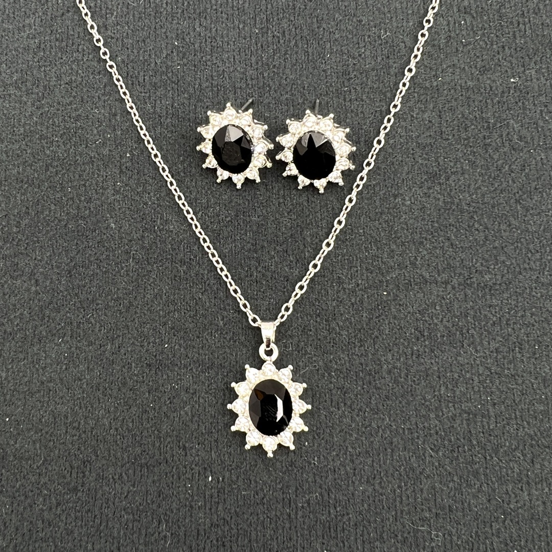 European And American Fashion SUNFLOWER Zircon Ear Stud Necklace Suit photo 5