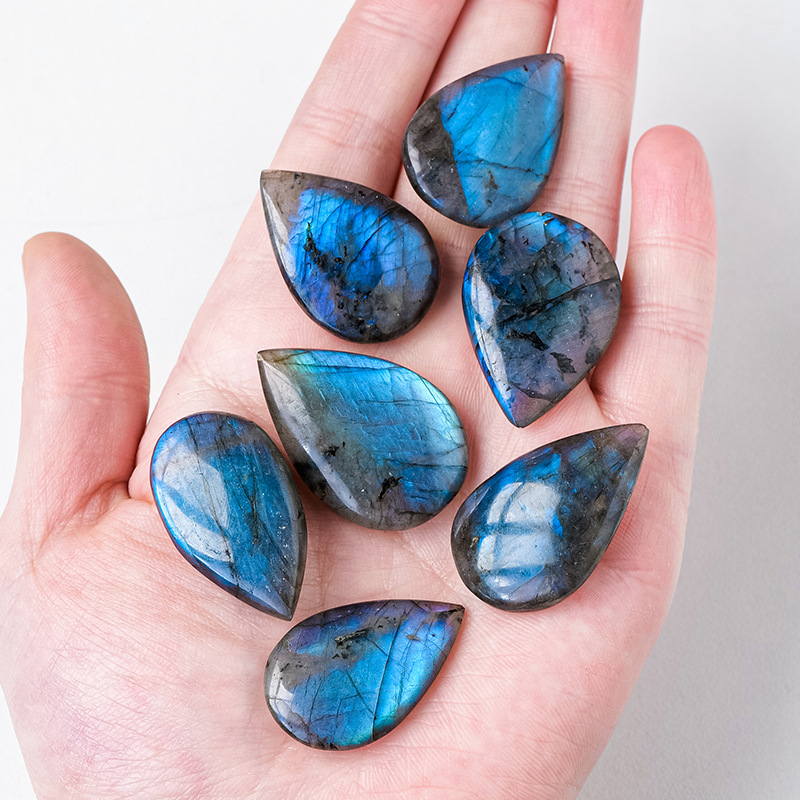 Natural Crystal Blue Light Elongates Stone Droplets photo 1