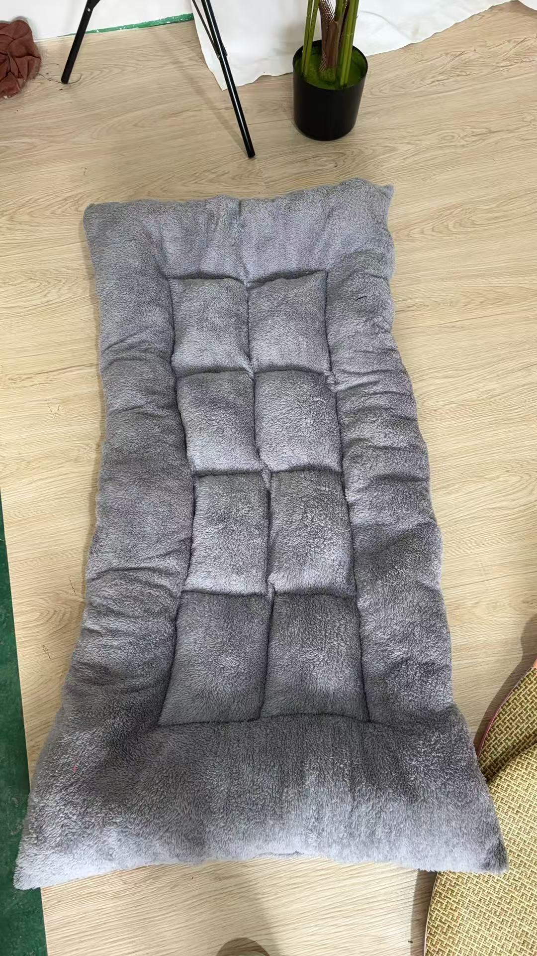 Four-Season Dog Bed For Golden Retrievers And Large Pets photo 4