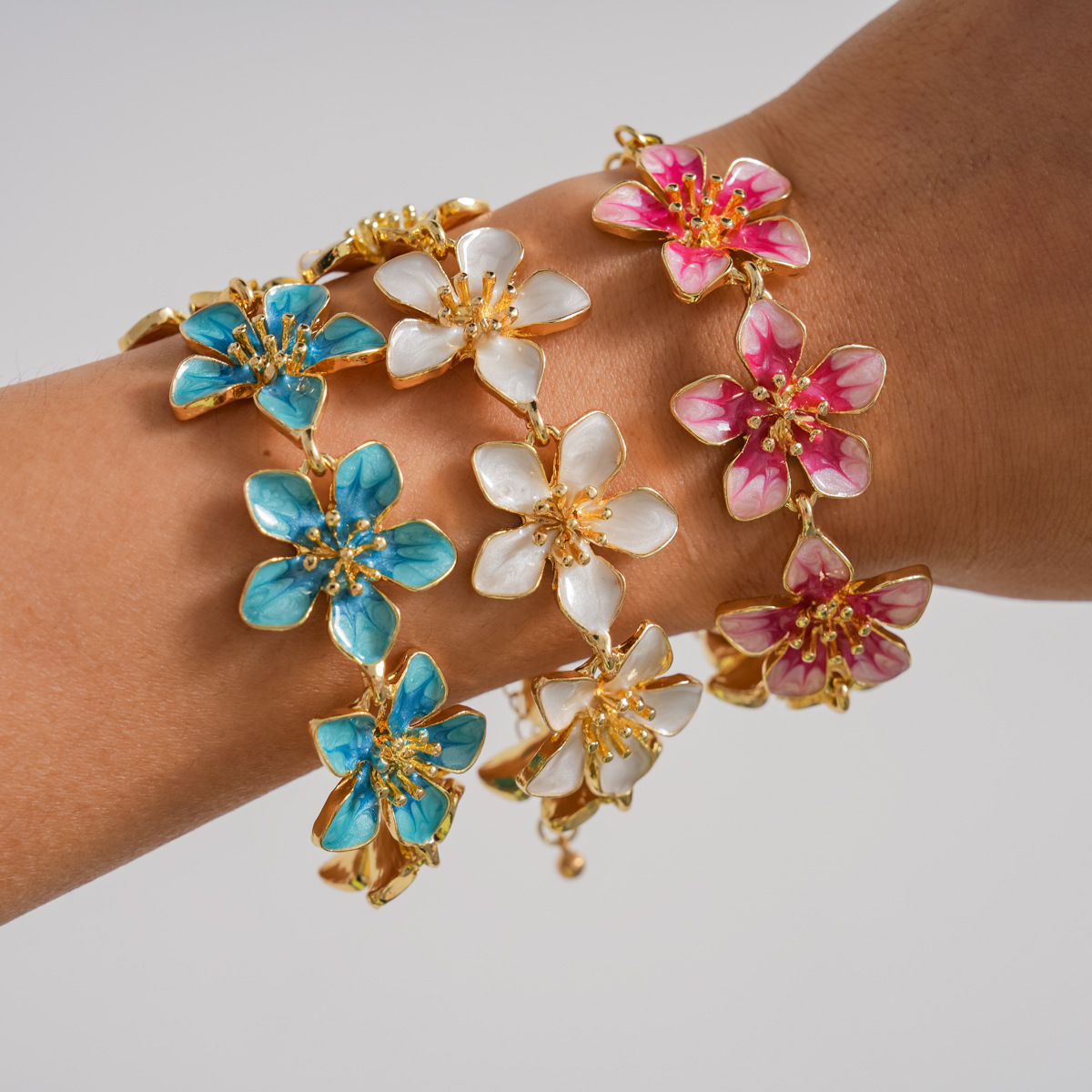 Metal Drip-oil Flower Mosaic Bracelet For Women photo 1