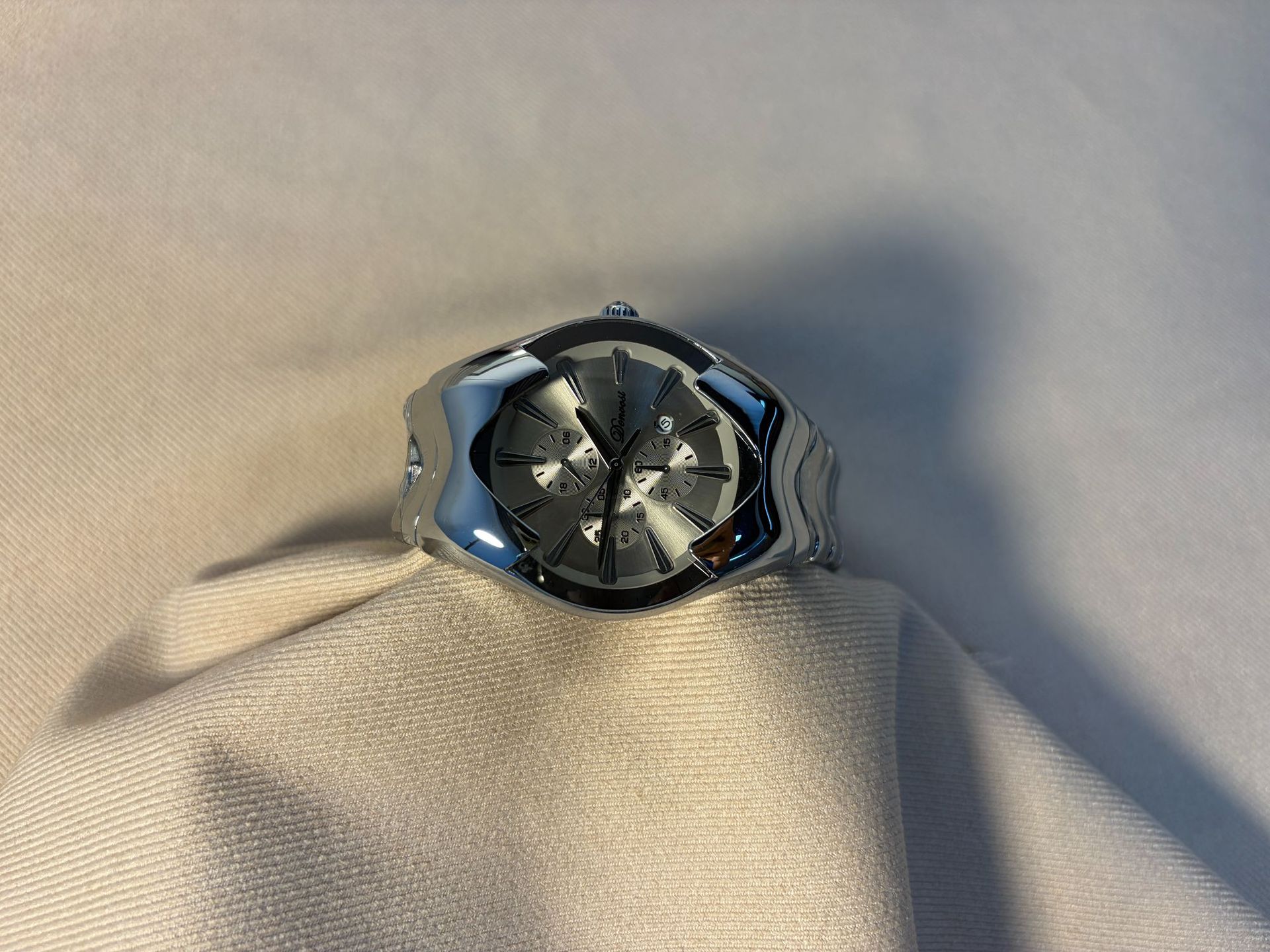 Factory-customized Wholesale Y2K-style Avant-garde Watches photo 4