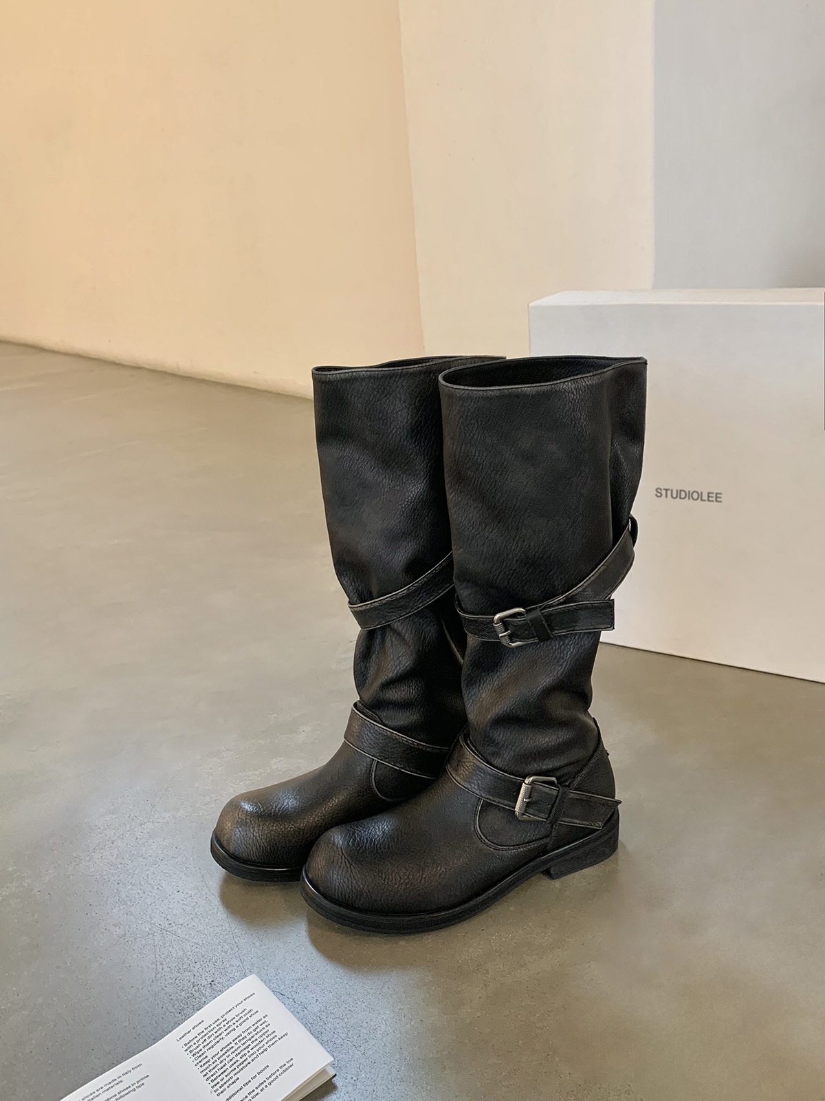 Wide-calf Round-toe Color-block Chunky-heeled Platform Boot photo 2
