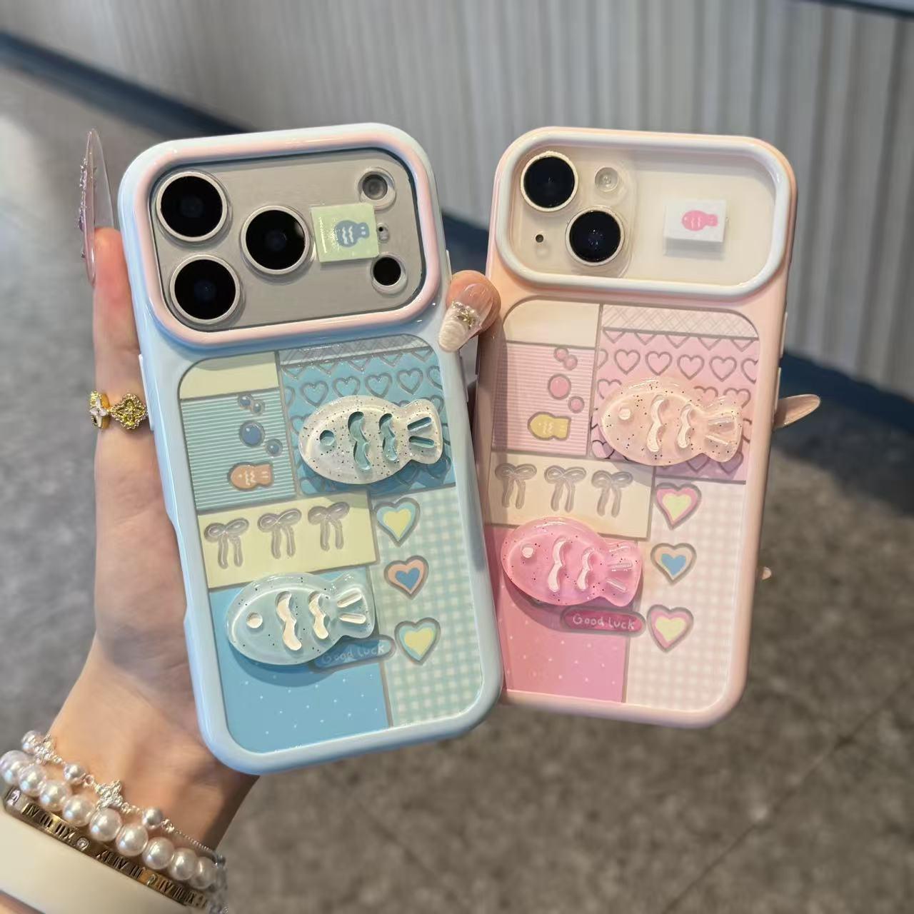 Color-block Plaid Heart And 3D Fish Phone Case photo 1