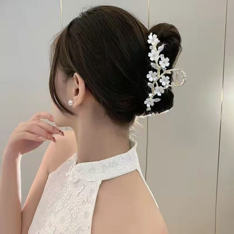Leaf Hair Clip With Tassel Womens Hairpin photo 2