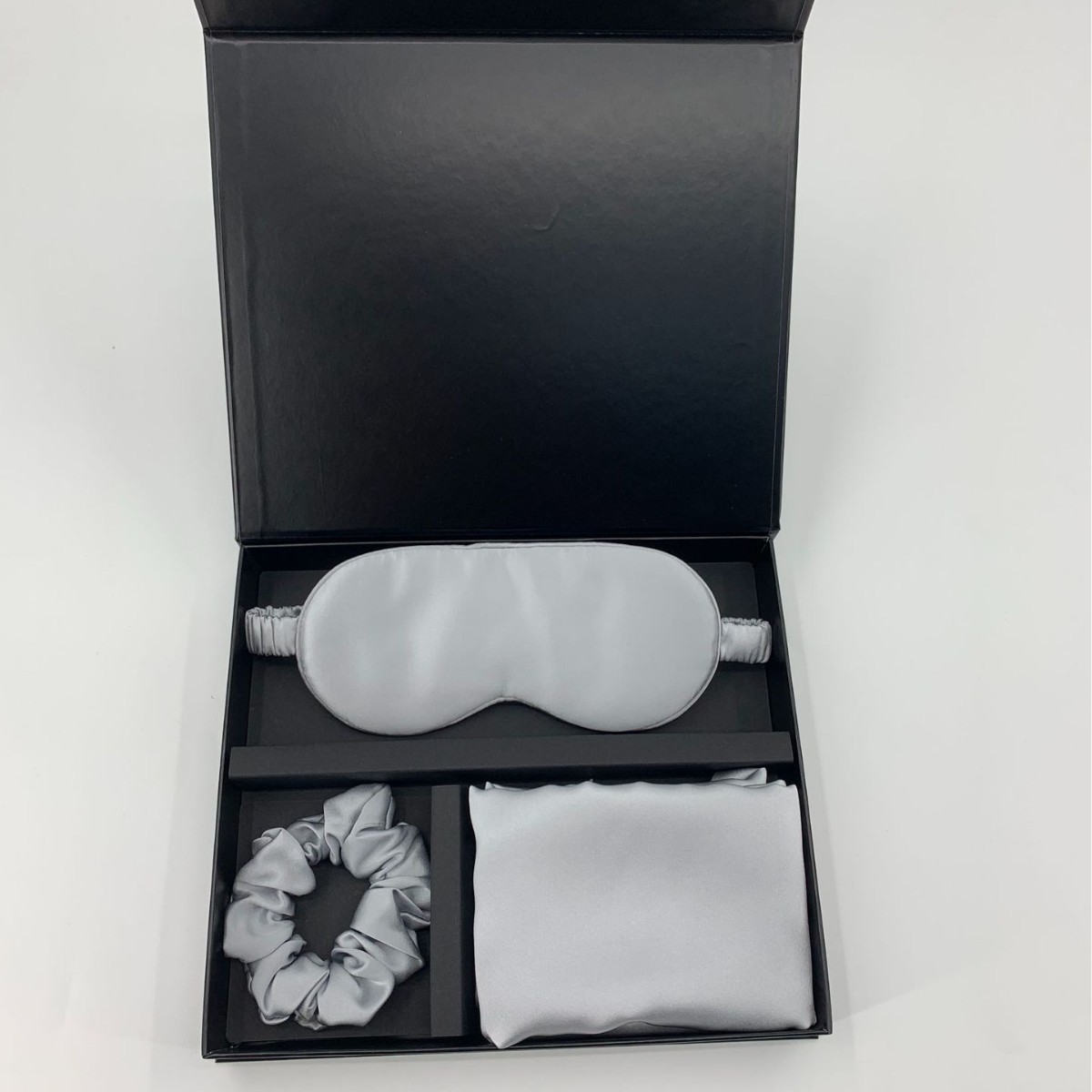 Gift Zippered Pillowcase Eye Mask And Silk Hair Tie Set photo 3