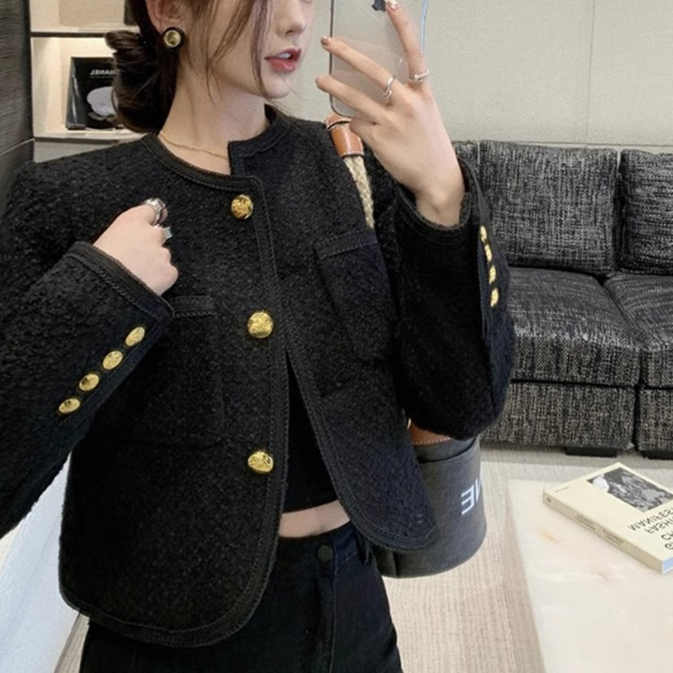 Long-sleeved, Short, Single-breasted Black Coat photo 1