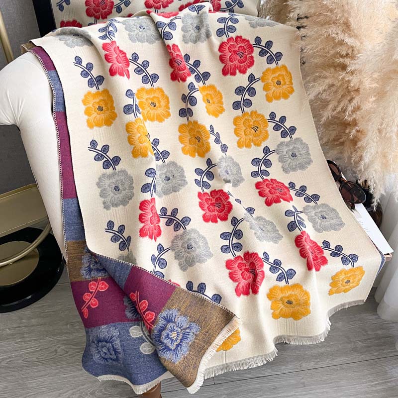 Retro Floral Soft And Warm Shawl photo 3