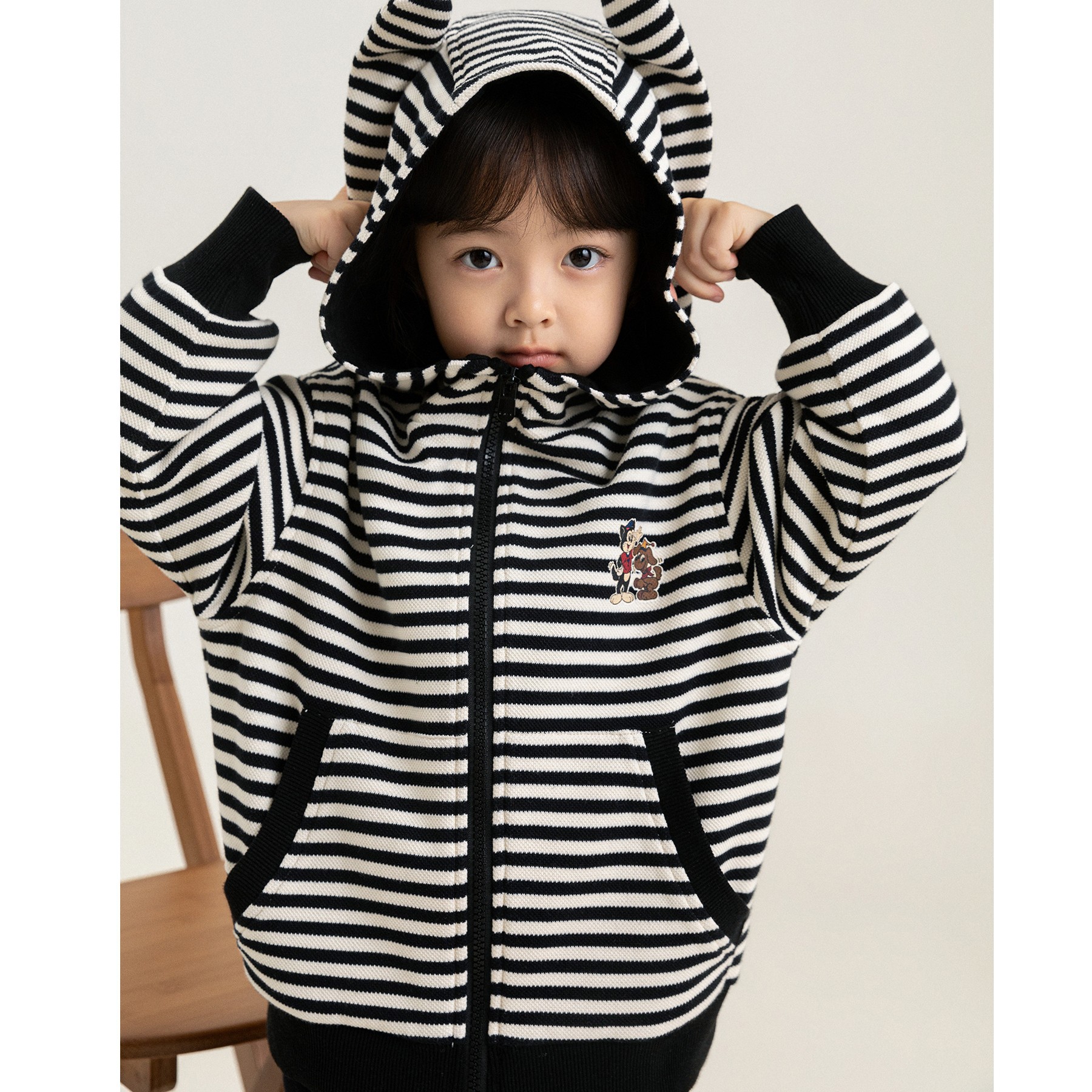 Striped Hooded Sweatshirt Jacket And Wide-leg Jeans photo 3