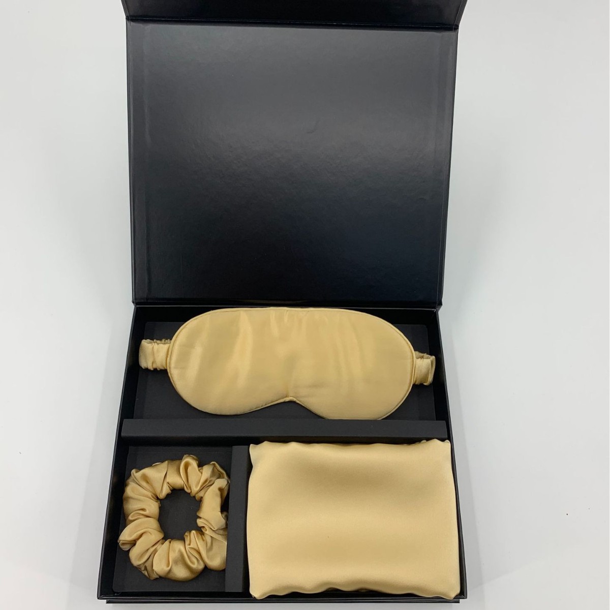 Gift Zippered Pillowcase Eye Mask And Silk Hair Tie Set photo 8