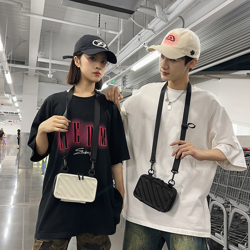 Street-style Minimalist Versatile Hard-shell Unisex Shoulder And Crossbody Bag photo 4