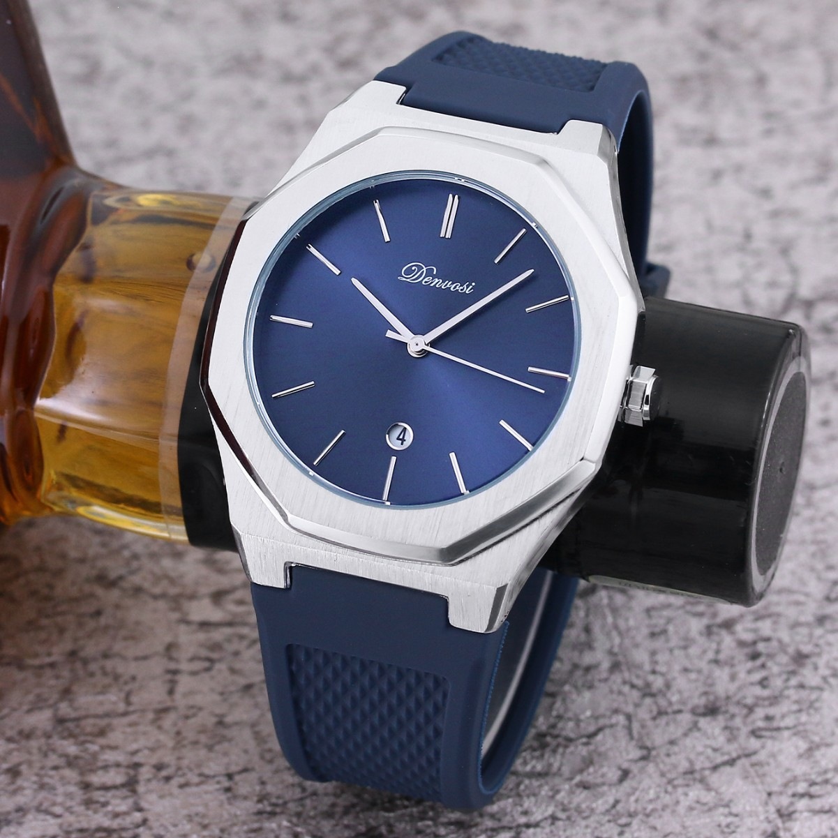 Elegant And Minimalist Waterproof Quartz Watch For Men photo 2