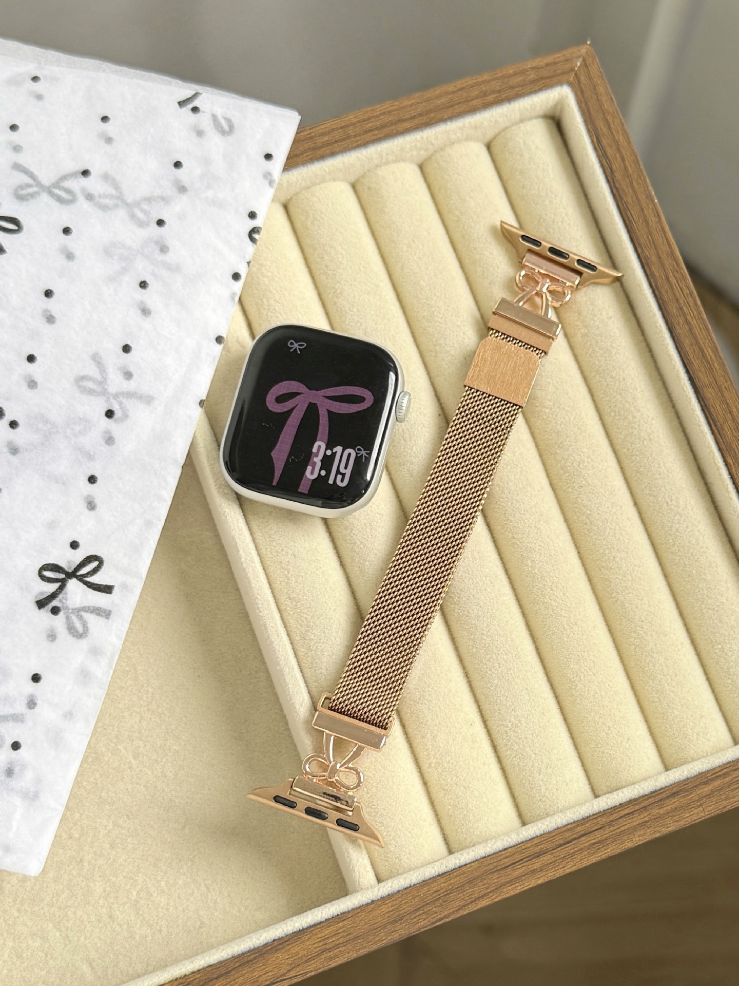 Butterfly-clasp Metal Milanese Magnetic Watch Strap photo 4