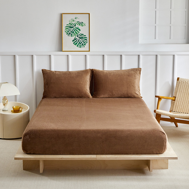 Warm Milk Velvet Fitted Sheet Three-piece Set photo 5
