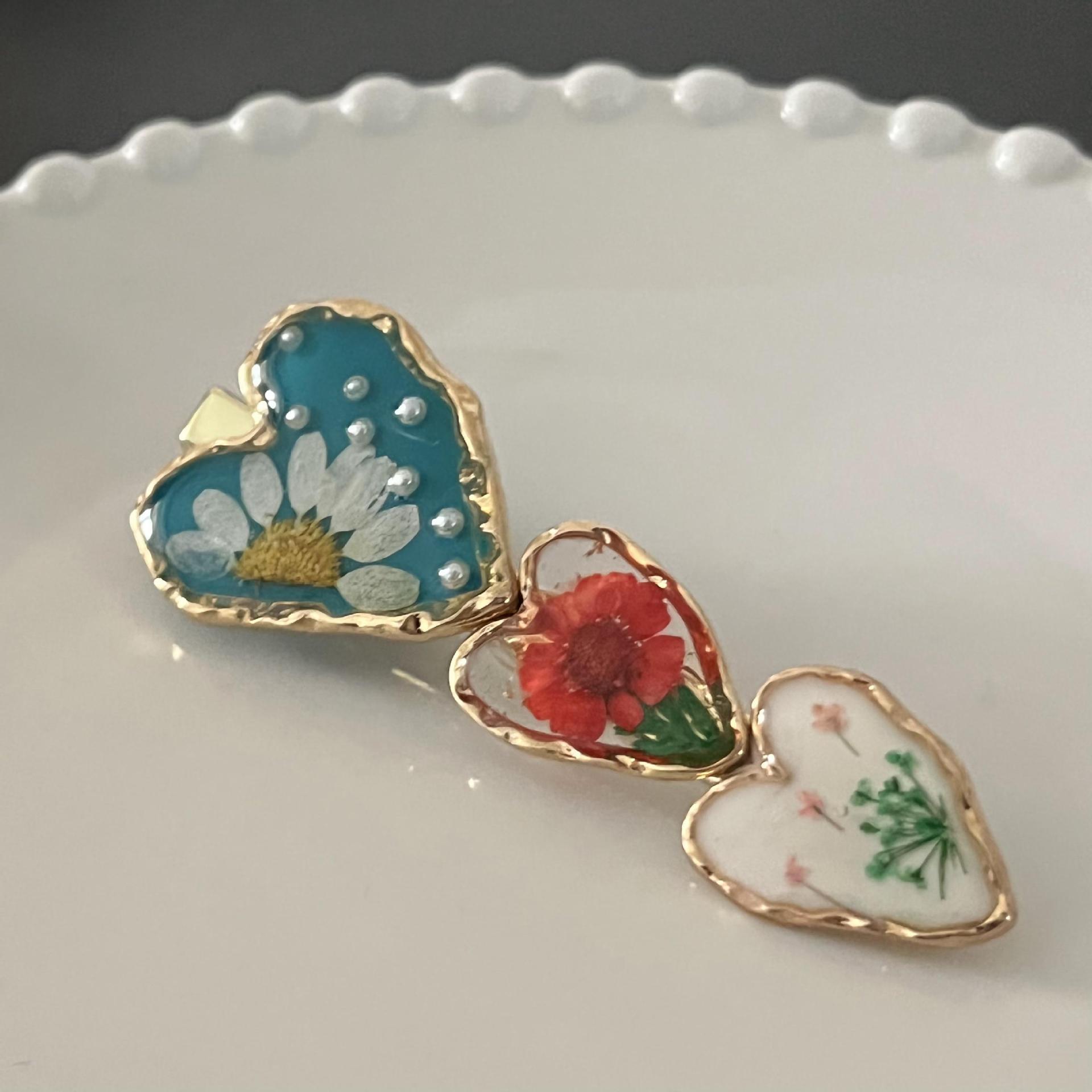 Retro Eternal Flower Heart Pearl Hair Clip photo 2