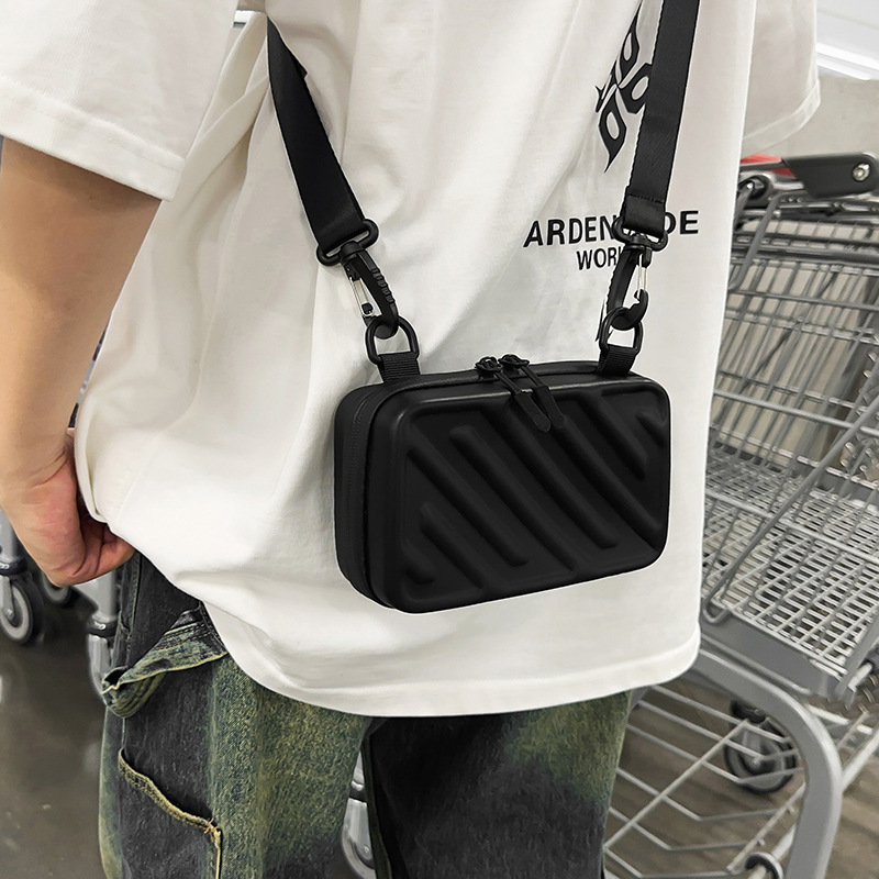 Street-style Minimalist Versatile Hard-shell Unisex Shoulder And Crossbody Bag photo 3