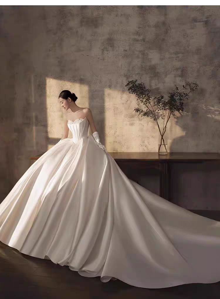 Elegant Temperament High Waisted Women's Satin Main Wedding Dress photo 5